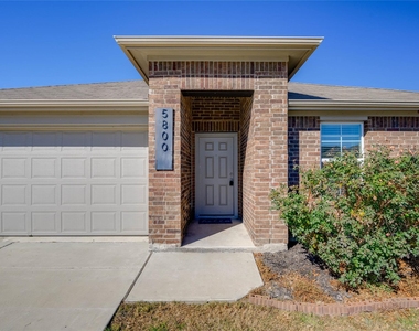5800 Montrelia Dr - Photo Thumbnail 28