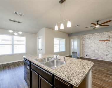 5800 Montrelia Dr - Photo Thumbnail 7