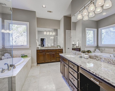 4800 Mantle Dr - Photo Thumbnail 8