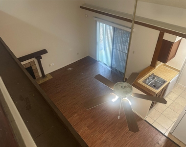 6907 Woodhue Dr - Photo Thumbnail 3