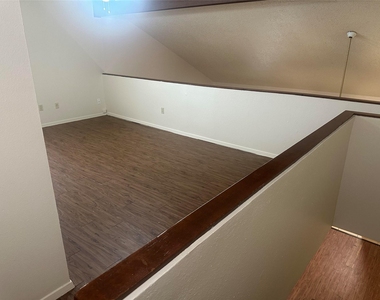 6907 Woodhue Dr - Photo Thumbnail 19