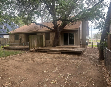 6907 Woodhue Dr - Photo Thumbnail 29