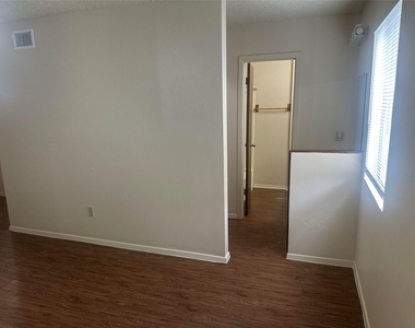 6907 Woodhue Dr - Photo Thumbnail 22