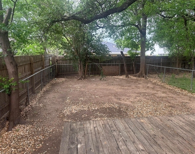6907 Woodhue Dr - Photo Thumbnail 28
