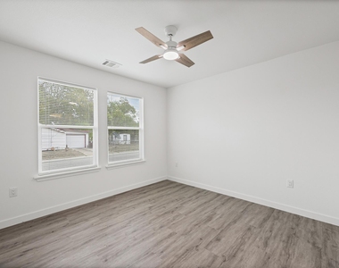 1100 Monte Vista Dr - Photo Thumbnail 18