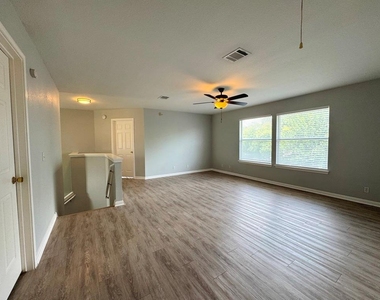 1009 Rutgers Dr - Photo Thumbnail 19