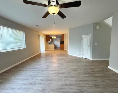 1009 Rutgers Dr - Photo Thumbnail 14