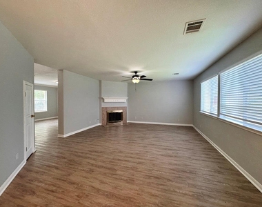 1009 Rutgers Dr - Photo Thumbnail 11