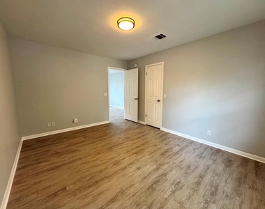 1009 Rutgers Dr - Photo Thumbnail 27