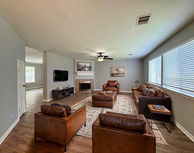 1009 Rutgers Dr - Photo Thumbnail 10
