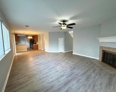 1009 Rutgers Dr - Photo Thumbnail 12