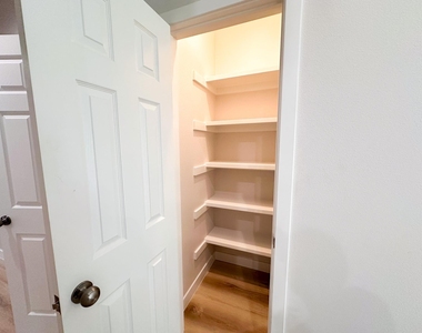 817 5th St - Photo Thumbnail 7