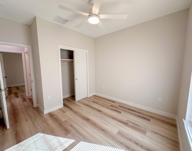 817 5th St - Photo Thumbnail 11