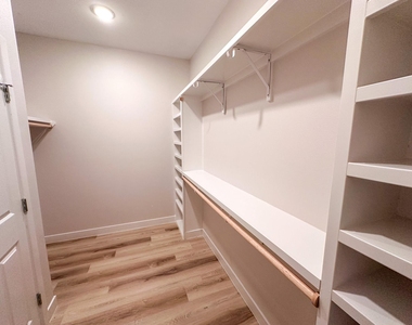 817 5th St - Photo Thumbnail 14