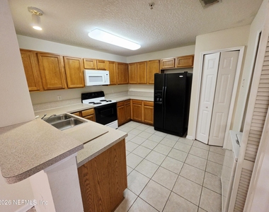 9505 Armelle Way - Photo Thumbnail 10