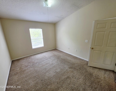 9505 Armelle Way - Photo Thumbnail 7