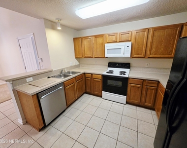 9505 Armelle Way - Photo Thumbnail 12