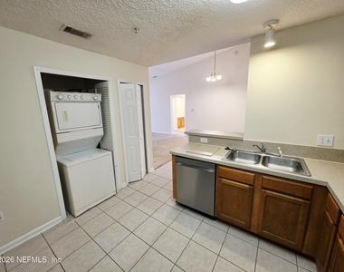 9505 Armelle Way - Photo Thumbnail 11