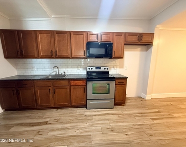 1226 Clark Street - Photo Thumbnail 2