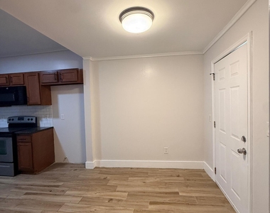 1226 Clark Street - Photo Thumbnail 3