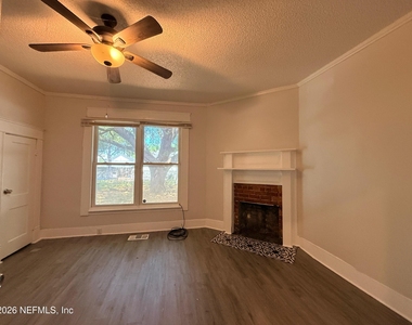 1226 Clark Street - Photo Thumbnail 4