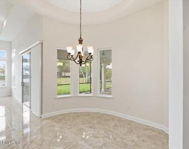 743 E Dorchester Drive - Photo Thumbnail 14