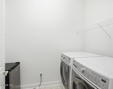 743 E Dorchester Drive - Photo Thumbnail 30