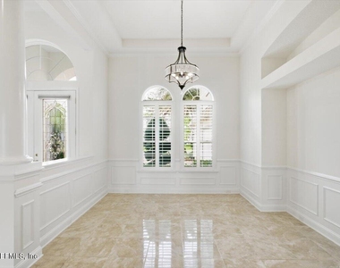 743 E Dorchester Drive - Photo Thumbnail 4