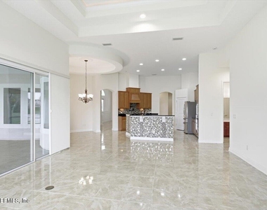 743 E Dorchester Drive - Photo Thumbnail 8