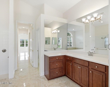 743 E Dorchester Drive - Photo Thumbnail 18