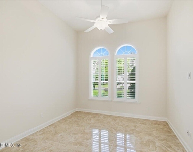 743 E Dorchester Drive - Photo Thumbnail 6