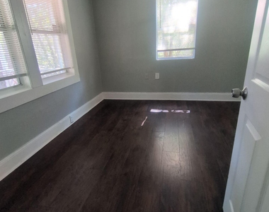 2092 Benedict Road - Photo Thumbnail 8
