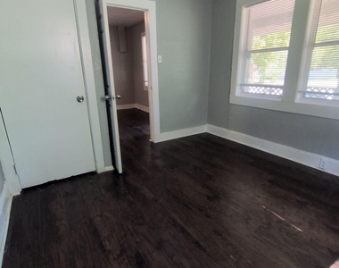 2092 Benedict Road - Photo Thumbnail 9