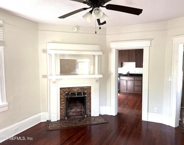 2116 Herschel Street - Photo Thumbnail 2