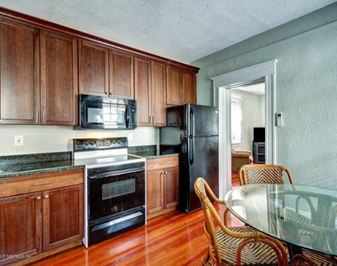 2116 Herschel Street - Photo Thumbnail 8