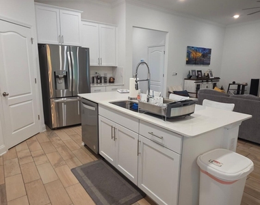 248 Zancara Street - Photo Thumbnail 8