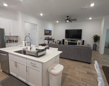 248 Zancara Street - Photo Thumbnail 3