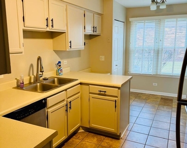 184 Brook Lane - Photo Thumbnail 3