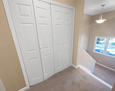 688 Stratford Green - Photo Thumbnail 10