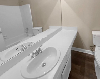 688 Stratford Green - Photo Thumbnail 19