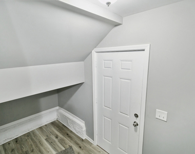 9305 S Homan Avenue - Photo Thumbnail 12