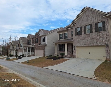 2034 Britt Drive - Photo Thumbnail 4