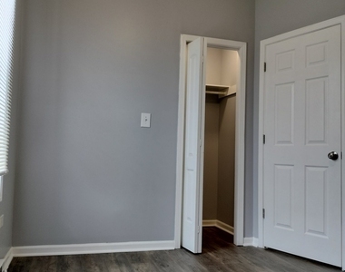 6601 S Green Street - Photo Thumbnail 3