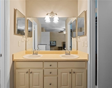 547 Picketts Bend Circle - Photo Thumbnail 18