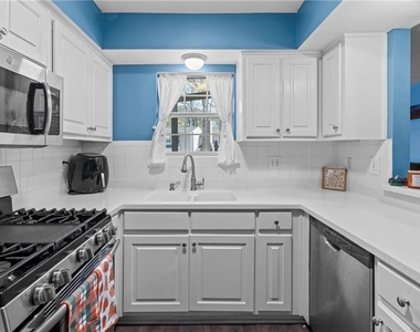 547 Picketts Bend Circle - Photo Thumbnail 8