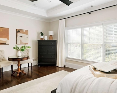582 Charles Ave - Photo Thumbnail 11