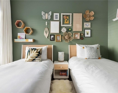 582 Charles Ave - Photo Thumbnail 47