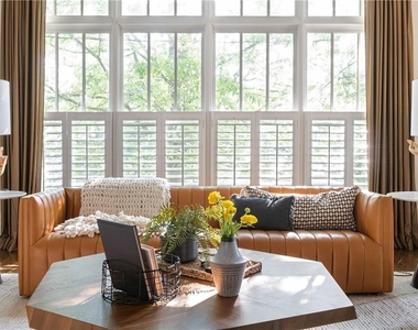 582 Charles Ave - Photo Thumbnail 16