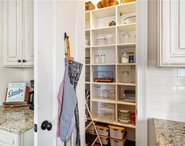 582 Charles Ave - Photo Thumbnail 5