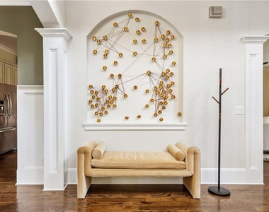 582 Charles Ave - Photo Thumbnail 10